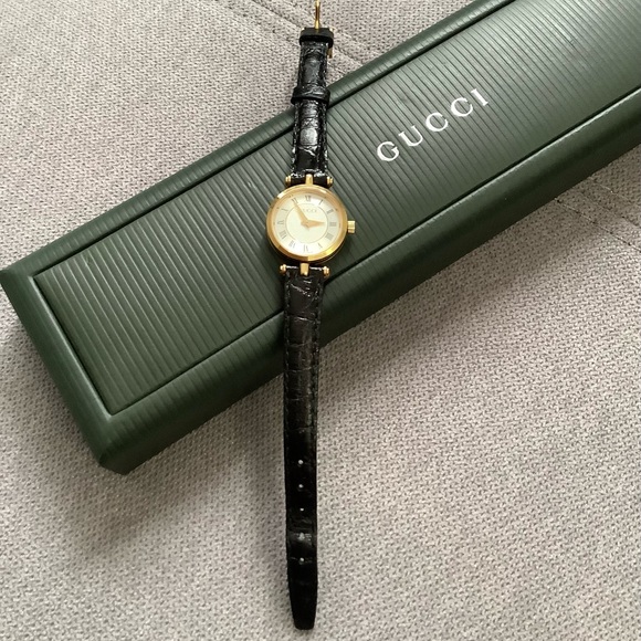 Ladies GUCCI SHELLY LINE watch 🔥🔥🔥 - Picture 8 of 12